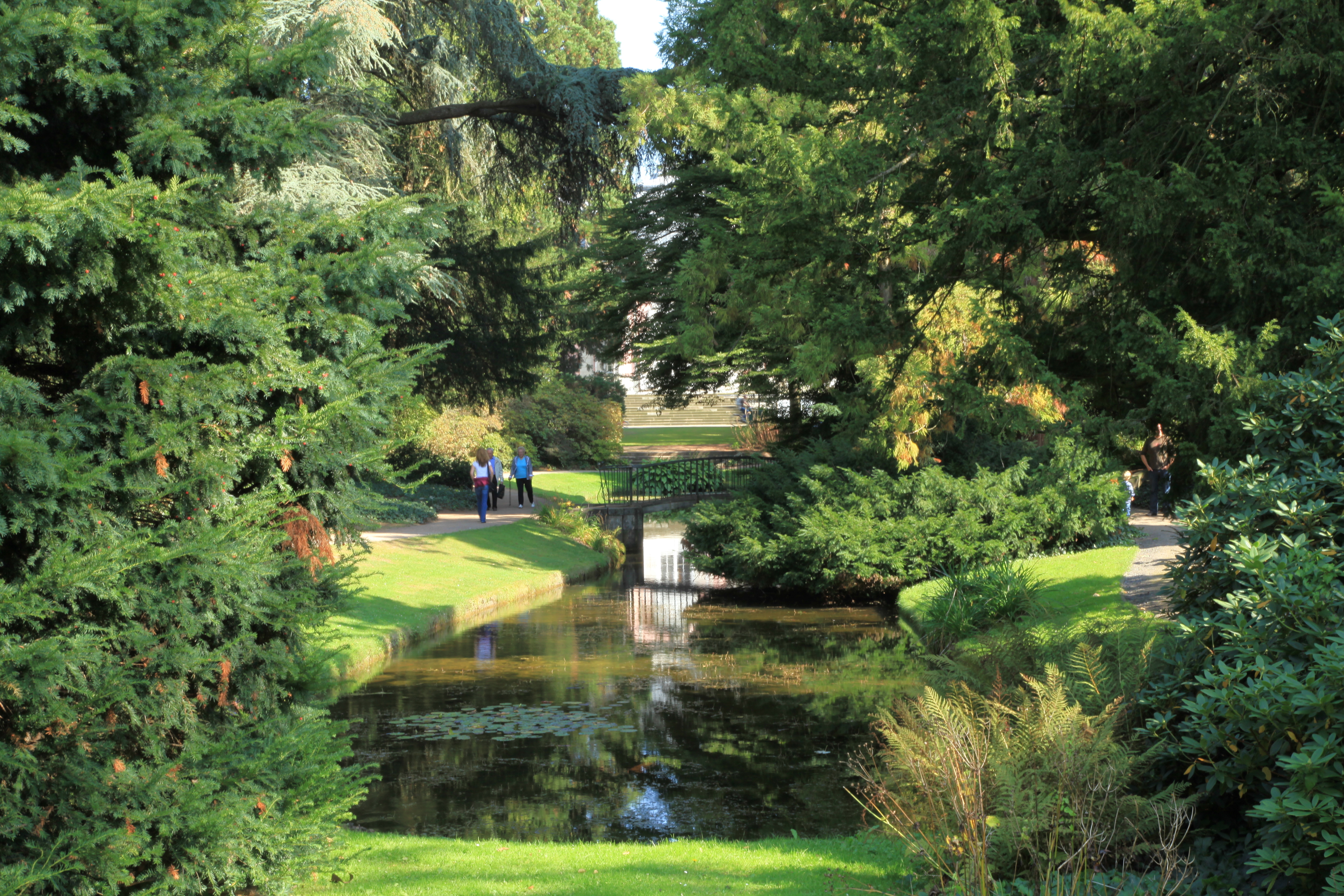 Schlosspark Benrath — 500 Meter entfernt
