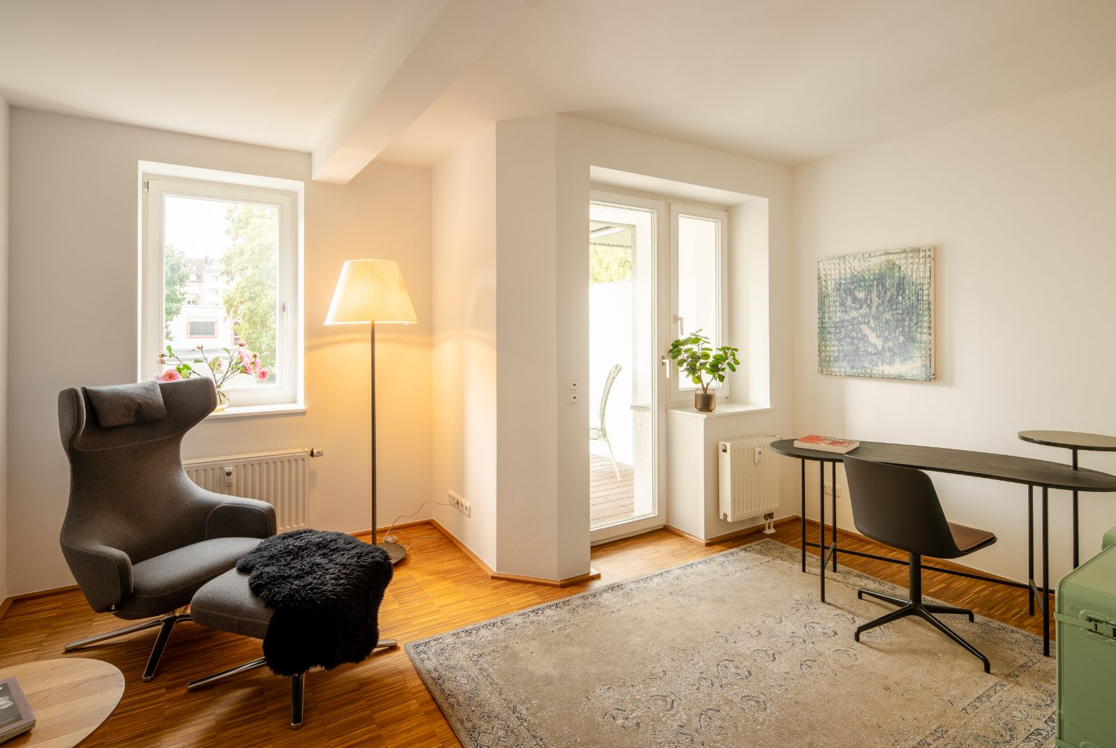 Arbeits- und Gästezimmer mit eigenem Außenbereich