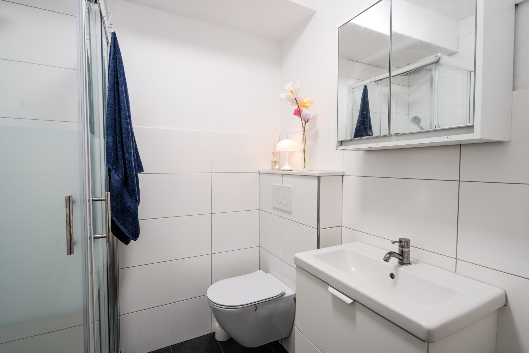 Badezimmer mit Dusche