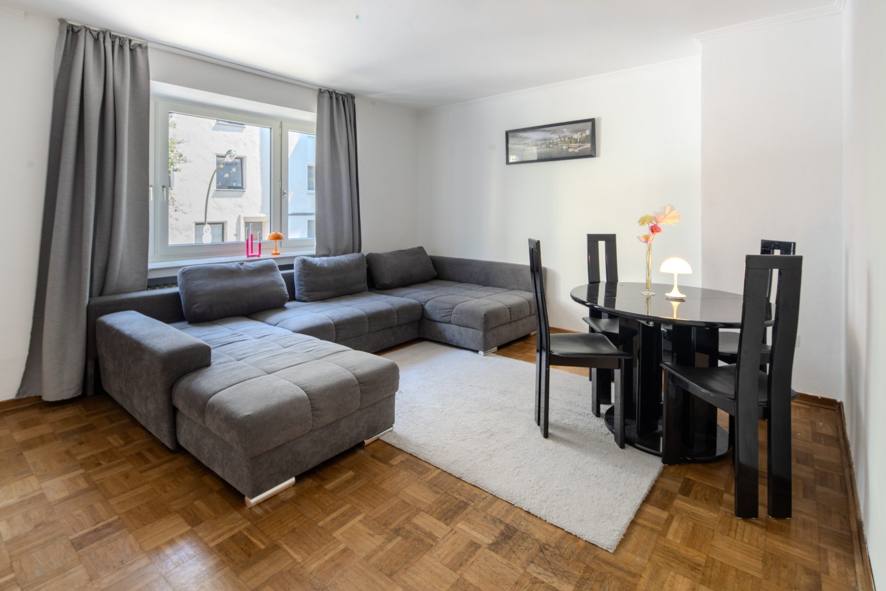 Wohnzimmer mit Essbereich
