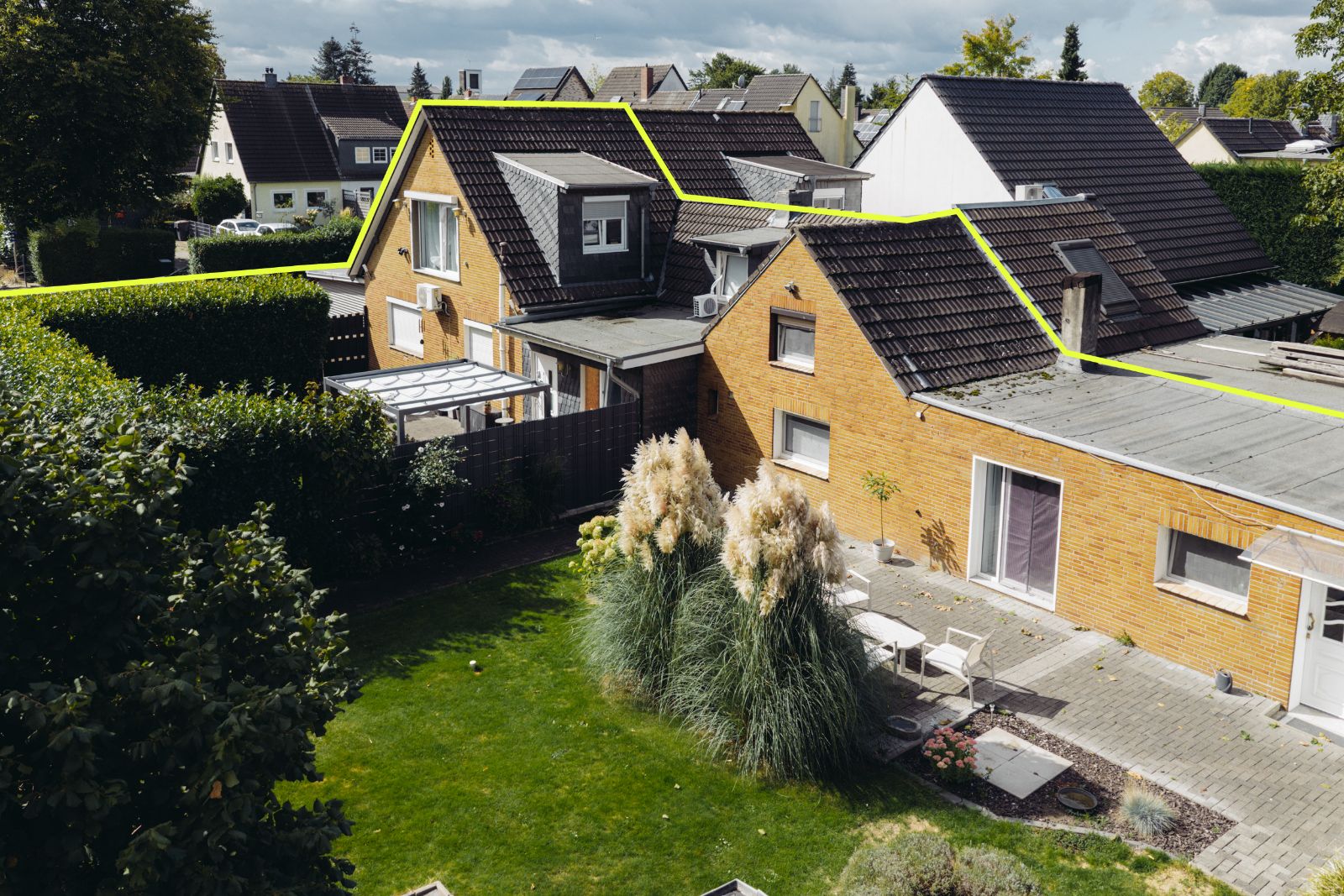Luftbild — Terrassen und Gartenflächen